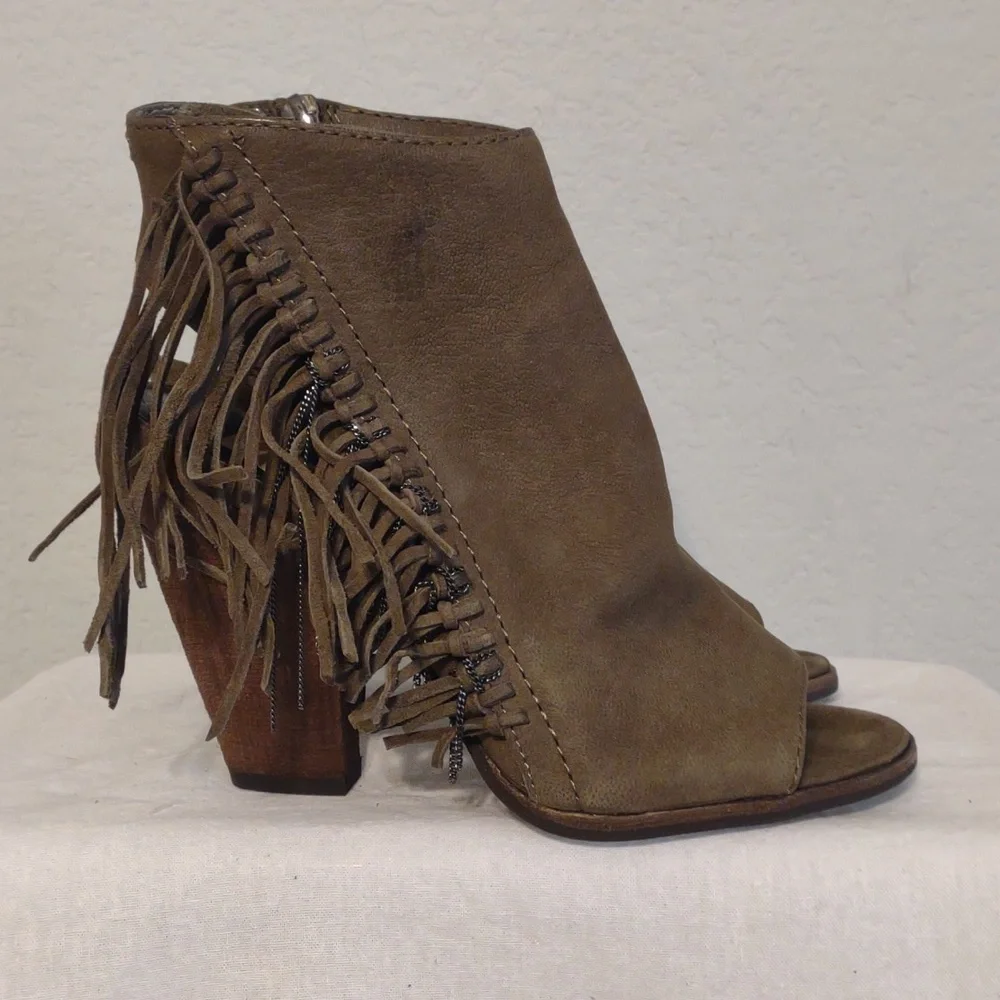 Dolce Vita Noralee Ankle Boots in Olive Nubuck. Size 7.5 EUC - Picture 1 of 15